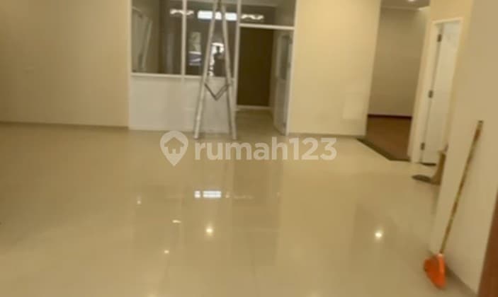 Dijual Rumah Lokasi Singgasana Pradana