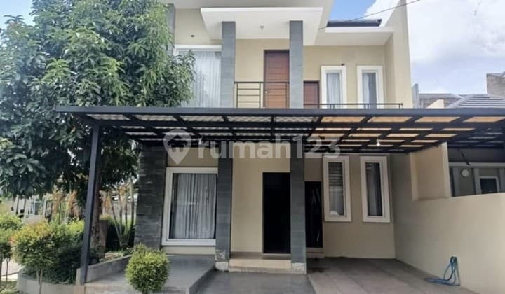 Dijual Rumah Mewah Dekat Alun-Alun Cimahi