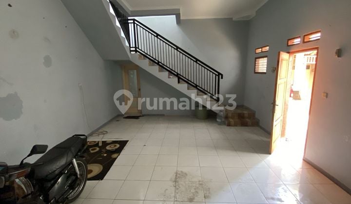 For Rent: Shop House in Manglid Area, Sadang
