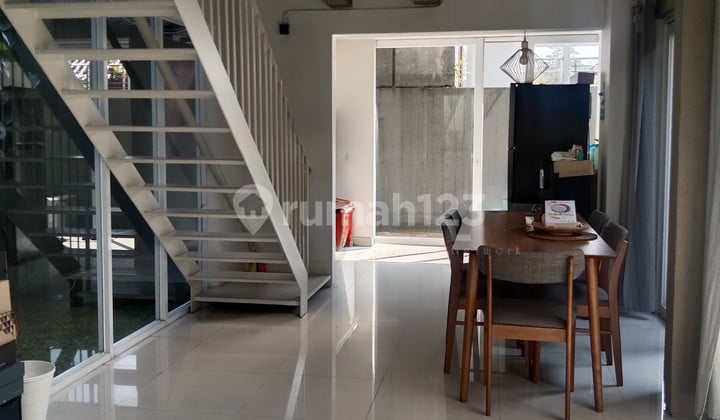 For Sale Cheap 3-Story House in Cigadung Green Land Dago