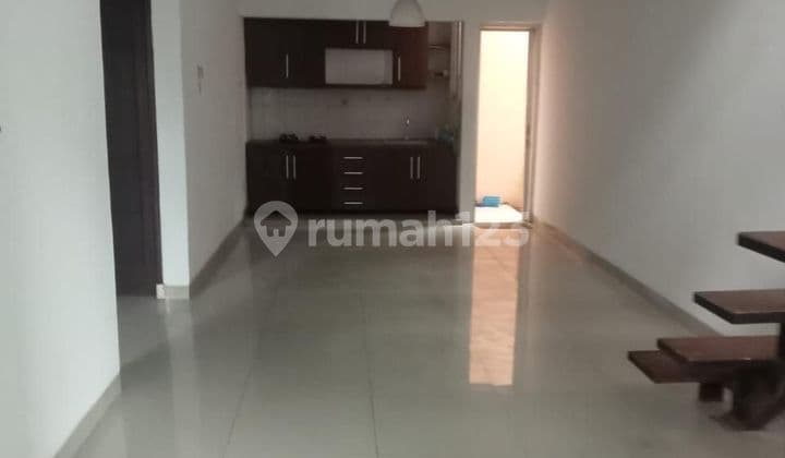 Disewakan Rumah 2 Lantai di Permata Buah Batu