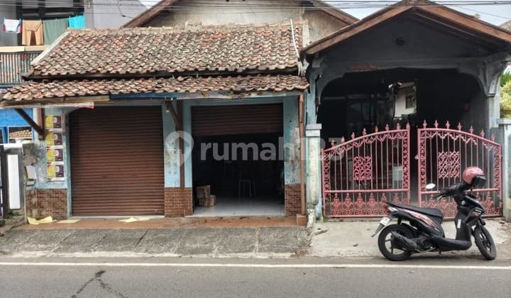 Dijual Rumah dengan Lokasi Sangat Strategis untuk Usaha di Cipageran Cimahi