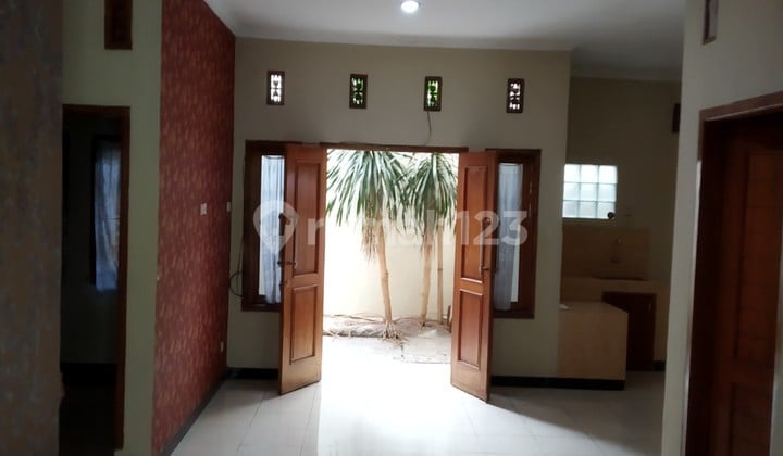 For Rent House in Taman Kopo Katapang
