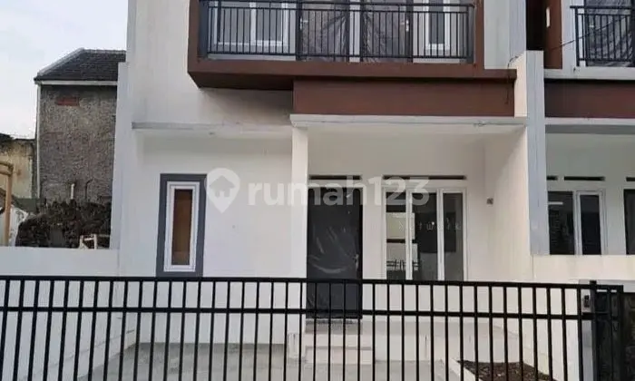 Dijual Rumah Baru 2 Lantai di Buahbatu