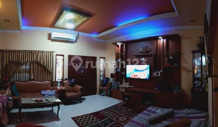 Tanjung Priok. Rumah Luas 240Meter. Bangunan 2 Lantai.
