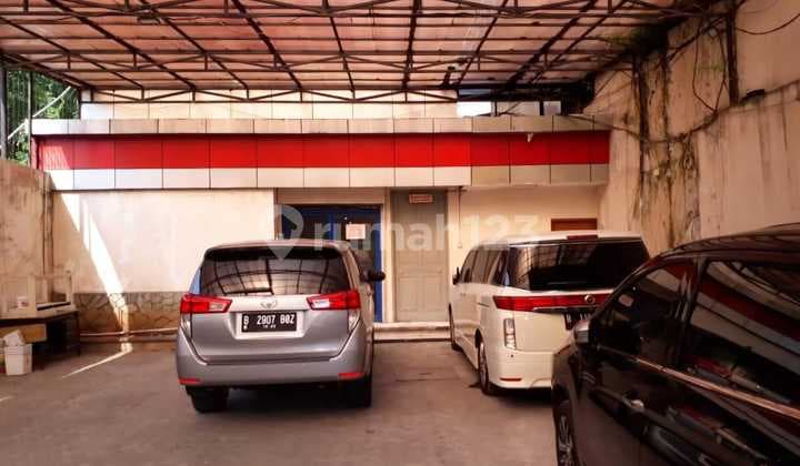 Disewakan Warehouse/ Mini Building. Jalan Raya. Lb 961M.