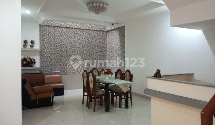 Indah Lake. 2-Story House. Neat, Good, Ready to Live In. Newly Renovated.