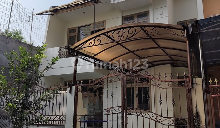 Rumah Siap Huni. Uk 8X14. 2 Lantai. 3+1 KT.