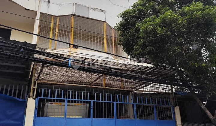 Gunung Sahari. Rumah 3 Lantai.. Hadap Timur.