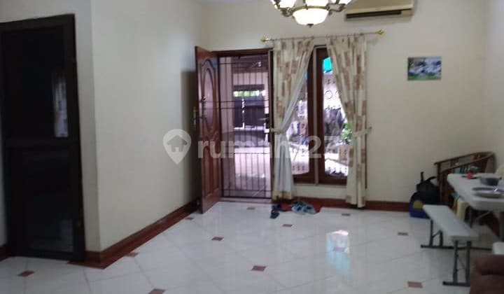 Jual/Sewa. Rumah Luas Bangunan 200M. bisa untuk Tinggal N Usaha