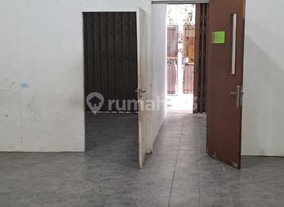 Warakas Tanjung Priok. The house is suitable for business.