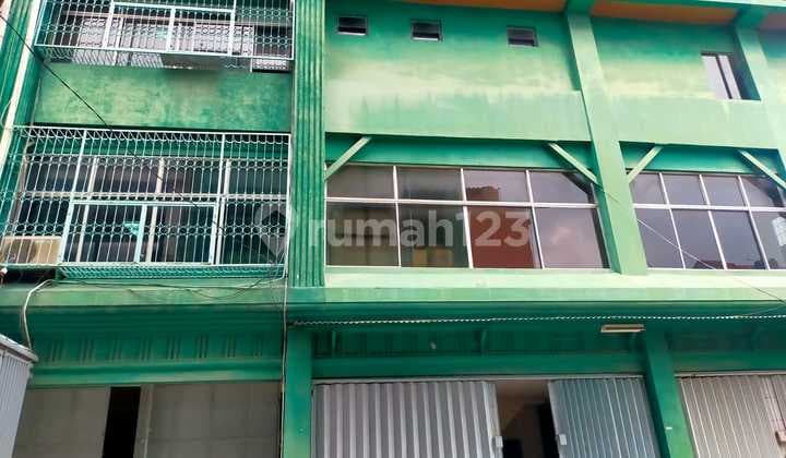 Ruko Gandeng 4+1. tersedia Parkir Luas.