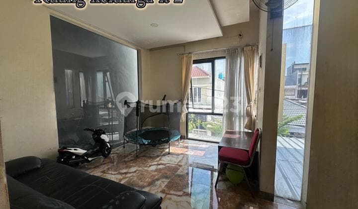 Muara Karang. Rumah Minimalis Modern.. Rapi Bagus.