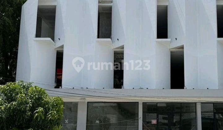 Ruko Baru 3 Lantai. Uk 4X13 Hadap Timur