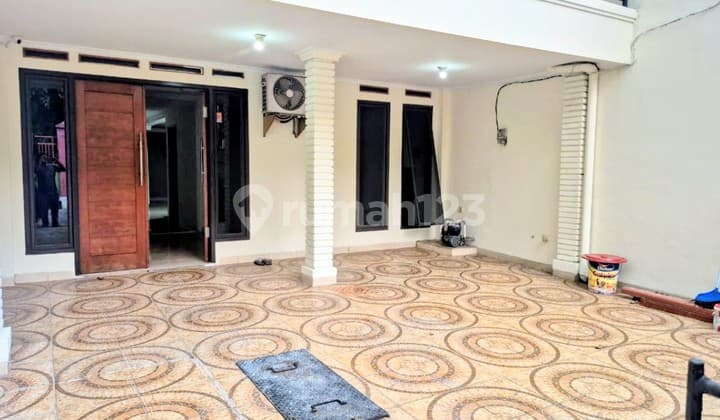 Jual/Sewa Sunter . Rumah 2 Lantai Siap Huni.