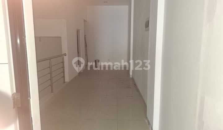 Ruko Gandeng. 4 Lantai. Lokasi Strategis