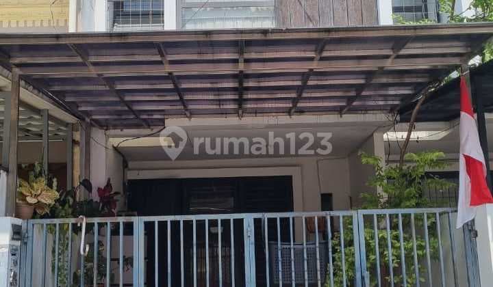 Rumah Modern Minimalis 2½ Lantai. Semi Furnish.