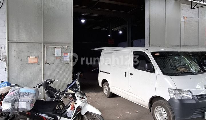 Termurah di Bawah NJOP Siap Huni, Gudang, 2 Lantai