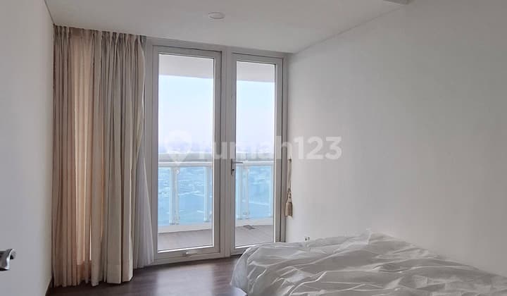 Here's the English translation:
**"Lowest price, negotiable, mortgage available, apartment, fully furnished."**
