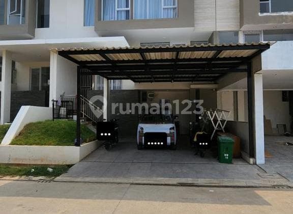 3-Story Furnished House in Citra Garden 8