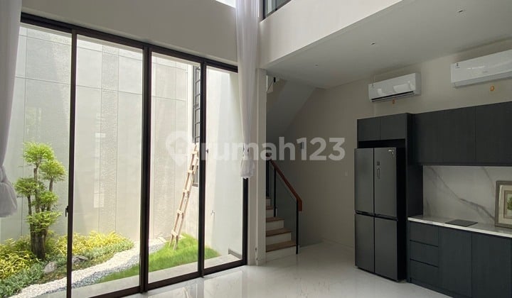Rumah Baru 3 Lantai Semi Furnished Di Pantai Mutiara