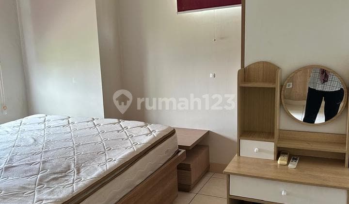 disewakan / thn apartemen springlake sumarecon bekasi ukuran 3 bed Room lt 18 view swiming Pool, full furnish siap huni