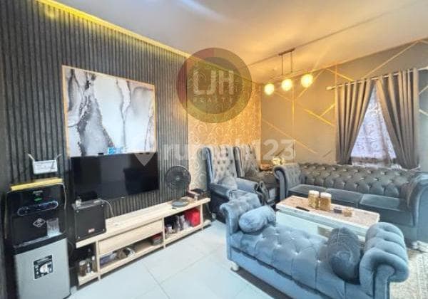 Grand Wisata Bekasi House, 2 Floors, 3 Bedrooms, Fully Furnished, Flood-Free, 500m from Mall with Direct Access to Tambun Toll Road, Grand Wisata Bekasi.