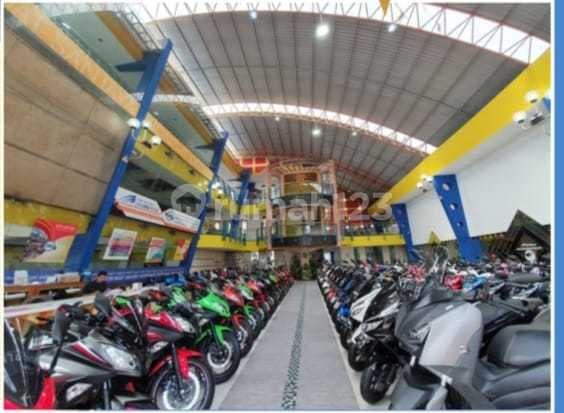 Ruang Usaha Ex Showroom Strategis di Mainroad Ciateul Bandung