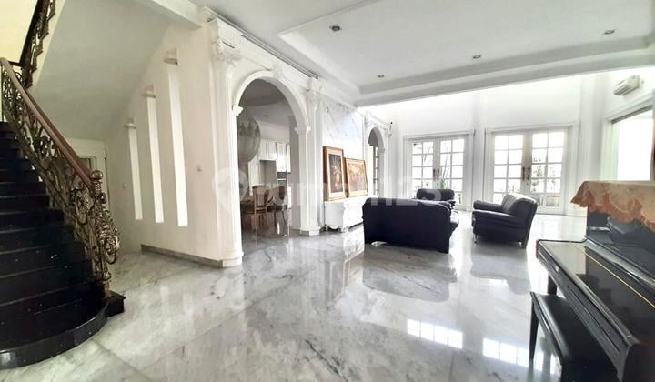 Rumah Besar Mewah Siap Huni di Mainroad Singgasana Bandung