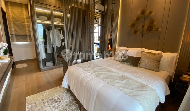 Rumah Hoek Di Regia Residence Summarecon Crown Gading