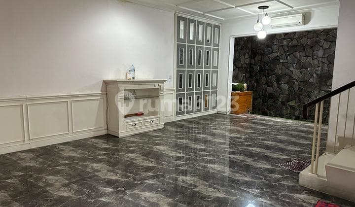 8 Meter Wide House in Victoria Garden Cluster, Grand Galaxy City