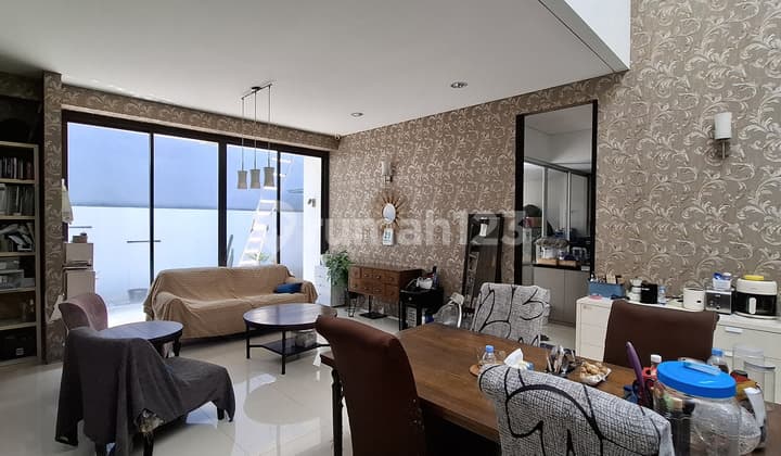 Dijual Rumah Minimalis 2 Lantai Harga Murah di Kota Wisata Cibubur