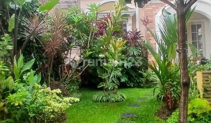 Rumah Cantik, 2 Lantai, SHM, Dekat Akses Tol Bintaro BSD, KRL Rawabuntu