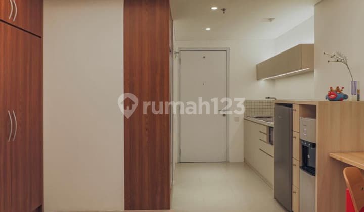 1 BR Nice Furnished Apartment near KRL Station Apt Altiz Bintaro