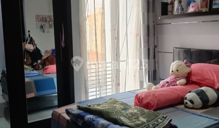 Rumah Bagus Semi Furnished SHM Sektor 9-Bintaro, Tangsel