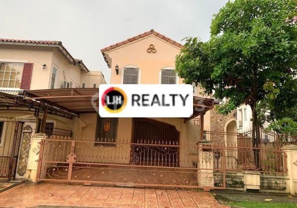 2-Story House in Lippo Village Karawaci with Marble Floors, Location Near School