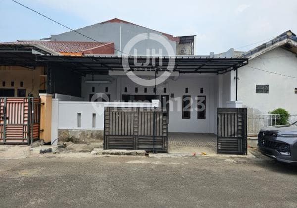 Rumah 2 Lantai di Perumahan Alamanda, Harapan Indah, Bekasi
