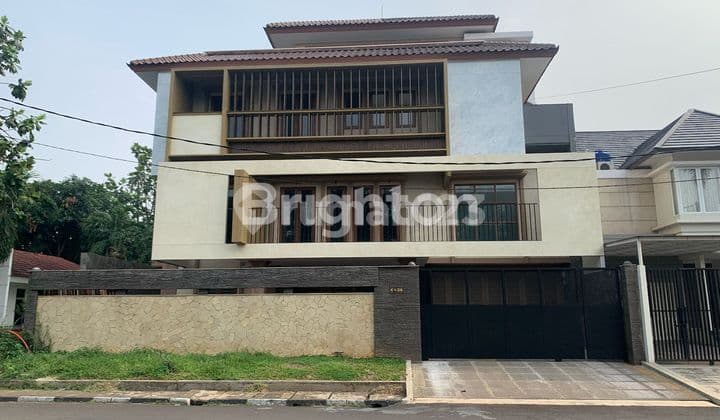 RUMAH MEWAH 4 LANTAI TAMAN VILLA MERUYA