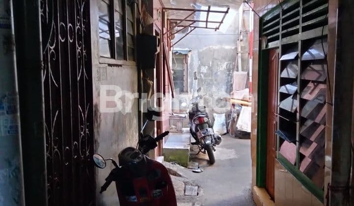 RUMAH MANGGA BESAR IX