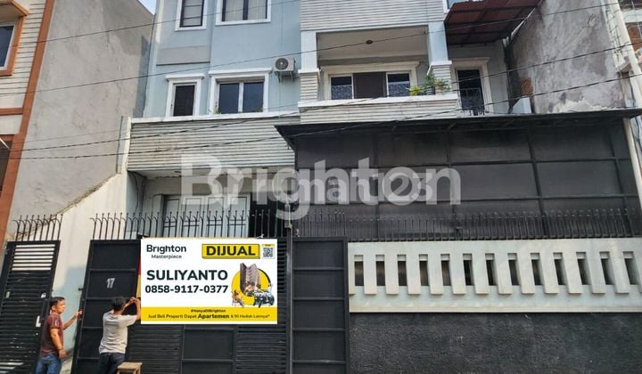 RUMAH PLUS GUDANG PADEMANGAN