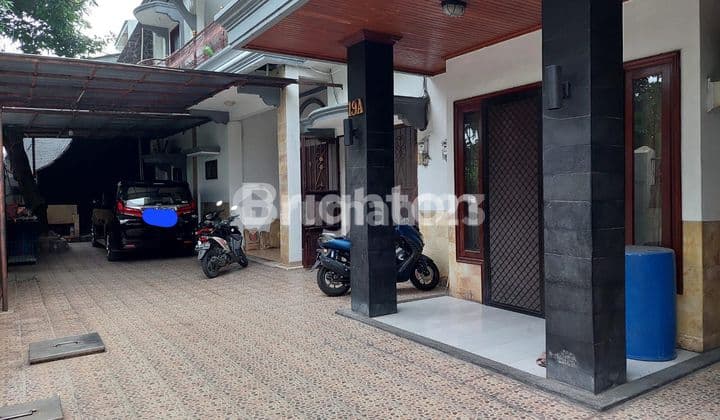 RUMAH MEWAH PADEMANGAN