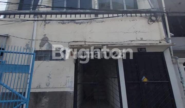 RUMAH 4 LANTAI DI PADEMANGAN