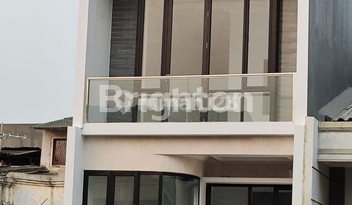 DIJUAL RUMAH MEWAH PADEMANGAN