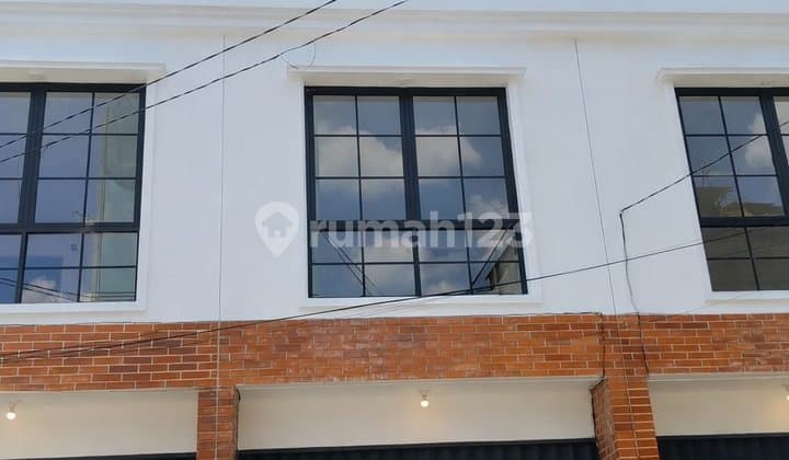 Ruko Baru.4 Lantai Siap Huni Lokasi Strategis Pademangan Timur
