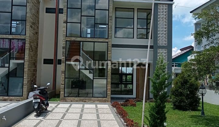 Di Jual Villa Cantik Murah Siap Huni Di Jantung Wisata Lembang - Tinggal 1 Unit Sangat Di Jadikan Pasif Incom