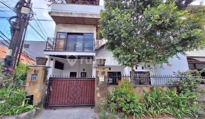 Rumah 2 Lantai+Rooftop Lokasi Strategis Di Jl. Pantai Balangan