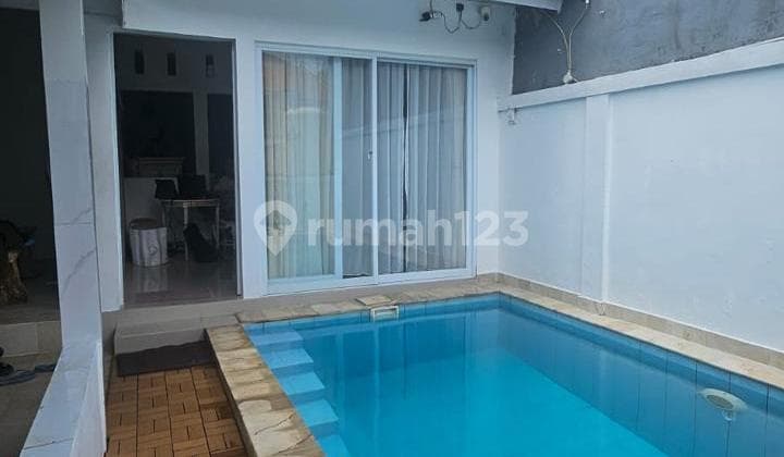 Villa 2 Lantai Lokasi Strategis di Jl. Dharmawangsa Kutuh