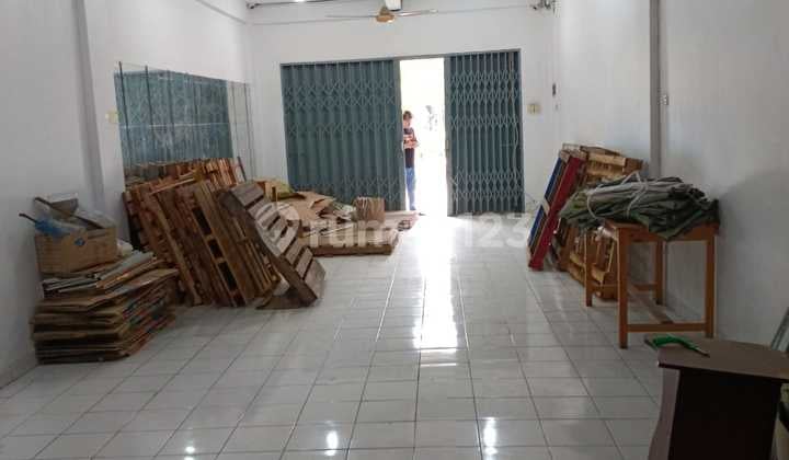 Disewakan Ruko Gandeng Siap Usaha Lokasi Sudah Rame di Taman Royal