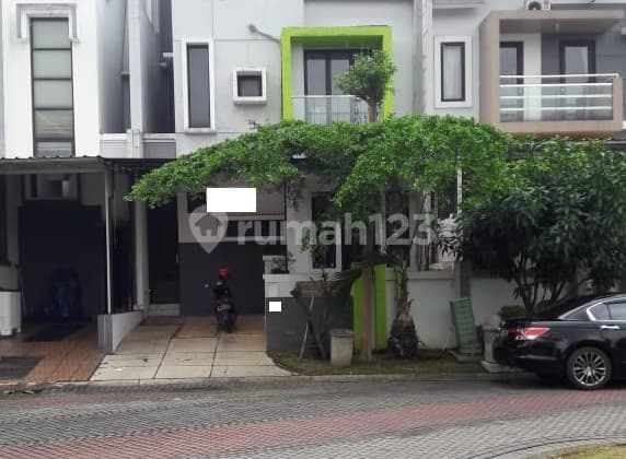 Rumah Hadap Taman di Palem Semi Cluster Barceona Karawaci, Tangerang