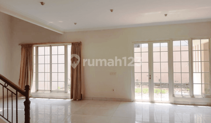 Disewakan Rumah Cantik 2 Lantai The Green Bsd, Tangerang Selatan